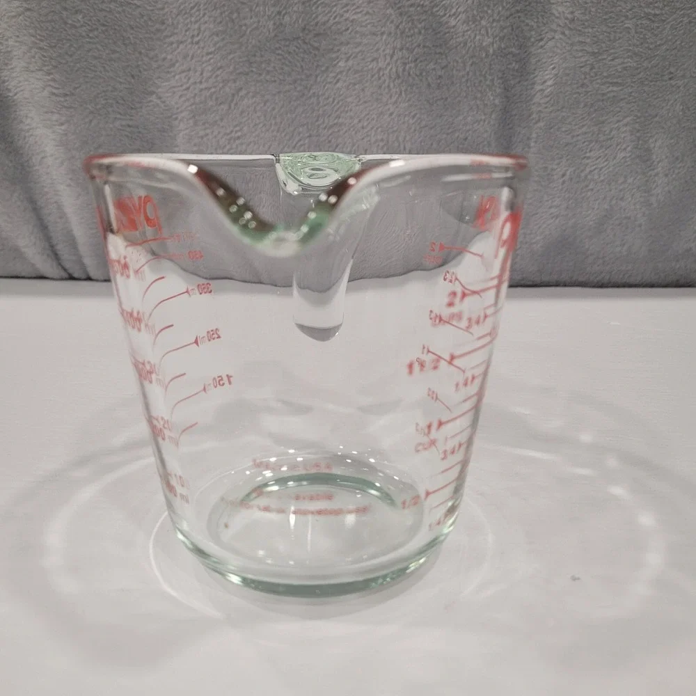 Pyrex 2 Cup Glass Measuring Cup Vintage Red Lettering USA Kitchen